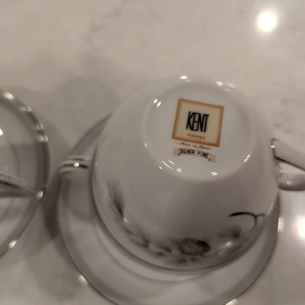 4 Vintage Teacup & 4 Saucer Kent Bone China Made In Japan Silver Pine
